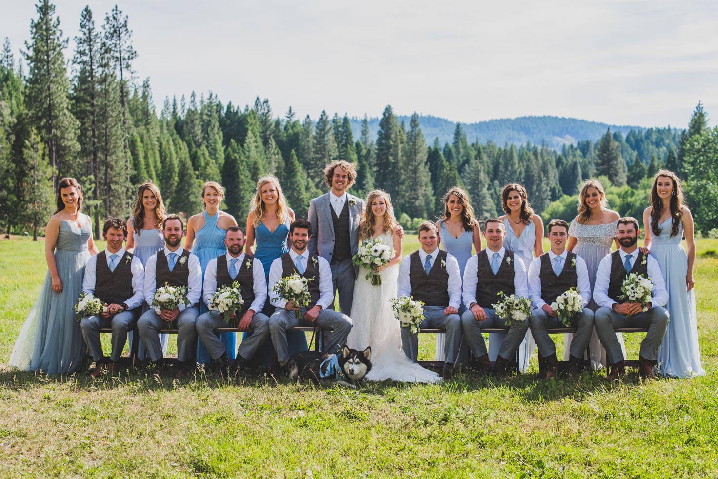 A large wedding party at Greenhorn Ranch